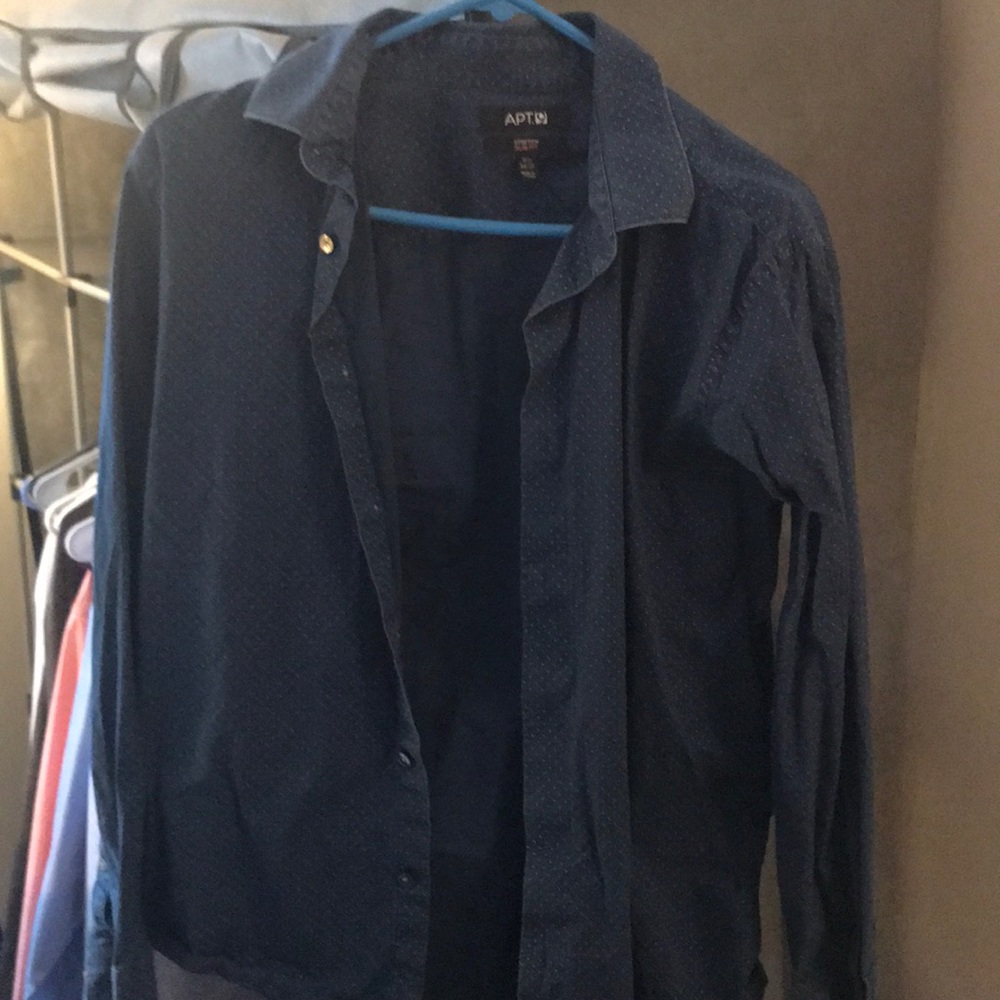 APT.9 dress shirt. Blue with white dots